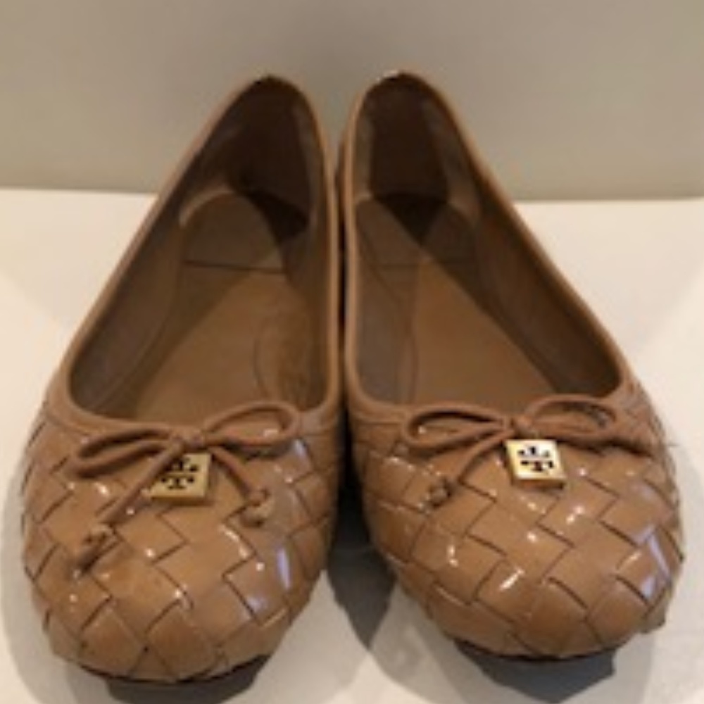 TAN Tory Burch Woven Patent Leather Flats